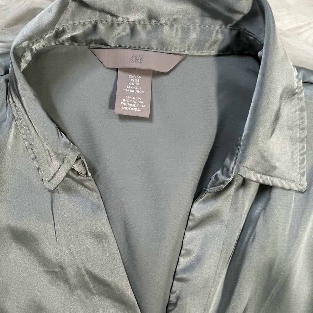 H&M Light Blue Satin Dress Shirt - Picture 2 of 6